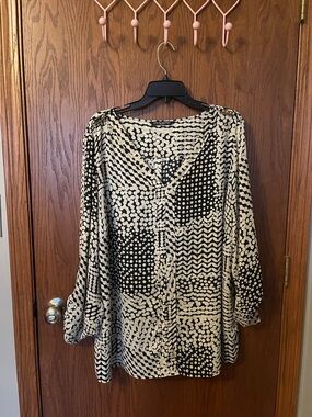Zac & Rachel Black and Cream Mixed Geometric Button Blouse